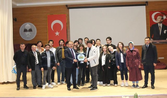 Vakfıkebir’de Tiyatro Gecesi! “Kim Akıllı Kim Deli” Büyük Beğeni Topladı