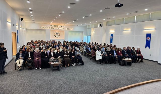Trabzon’da “Ailemiz Geleceğimiz” Konferansına Yoğun İlgi