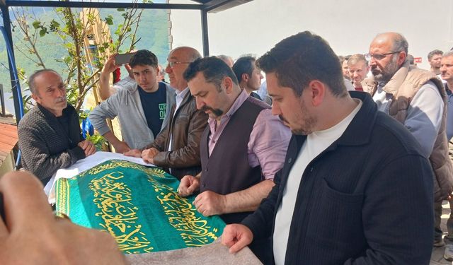 Akçaabat’ı Yasa Boğan Ölüm: Erol Kandemir Hayatını Kaybetti