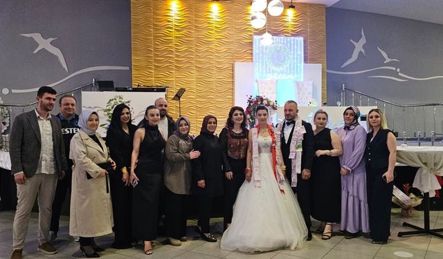 Berna Zeynep Yılmaz Ve Ömür Şen’in Aşkı Görkemli Bir Düğünle Evliliğe Taşındı