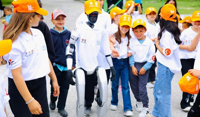 Samsun Büyükşehir Belediyesi Ilıca İlkokulu ve Ortaokulu'nda bilim şenliği düzenledi