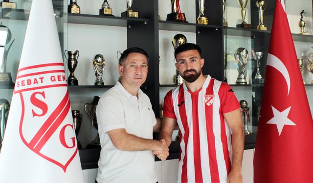 Sebatspor Orta Sahaya Şampiyonluk Görmüş İsmi Kattı: Abdurrahman Canlı İmzayı Attı