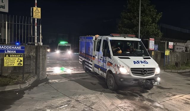 Bir fabrikada elektrik akımına kapılan 3 işçi öldü