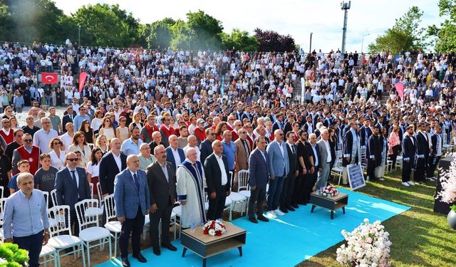 Samsun Üniversitesinden 8. yılında 616 öğrenci mezun oldu