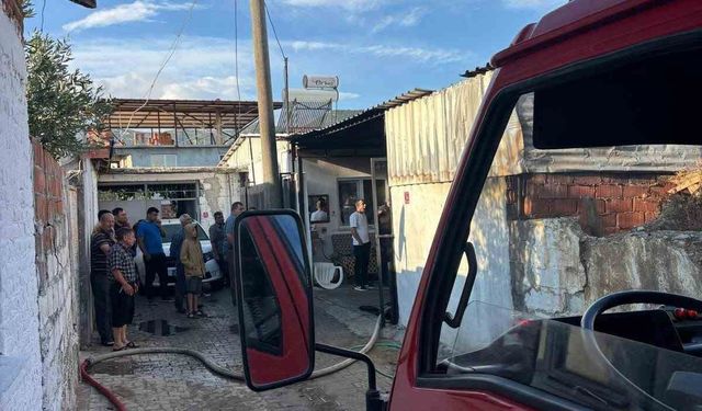 Balıkesir'de depoda korkutan yangın