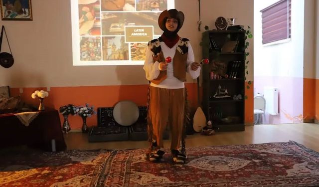 Öğrenciler farklı kültürleri sahneye taşıdı