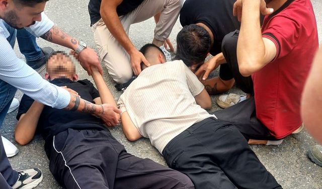 Motosiklet ile otomobil çarpıştı: 2 yaralı
