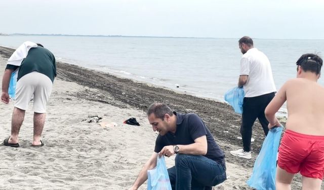 Samsun Sahilinde Çöp Tepkisi: Vatandaşlar Temizliğe Koştu