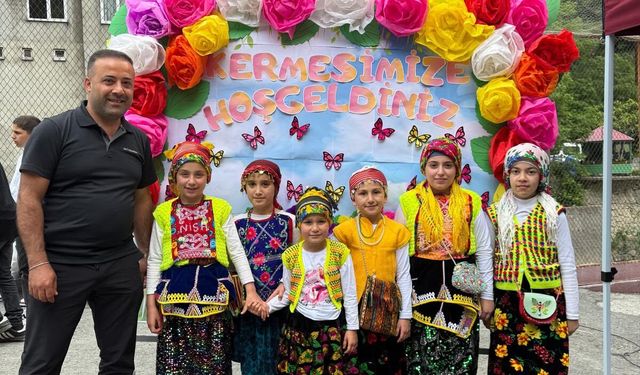 Cuma Çam’dan Araklı Çankaya İlk-Ortaokulu Öğrencilerine Tatlı Sürpriz