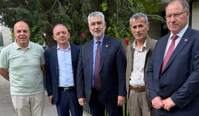 Yılmaz Büyükaydın 41 Yıl Sonra Lise Arkadaşlarıyla TBMM’de Buluştu