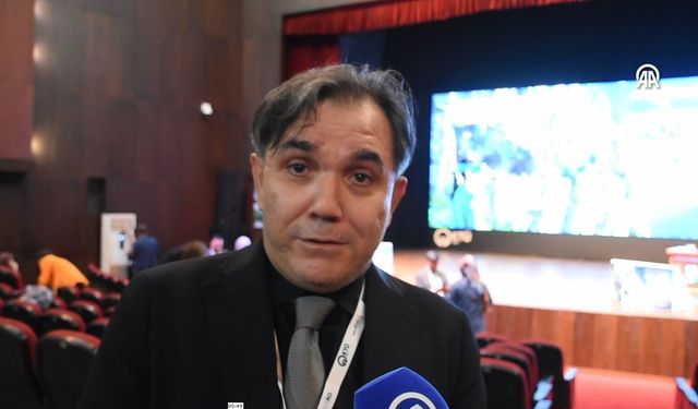 AÜ İletişim Fakültesi Dekanı Prof. Dr. Keskin'den yapay zekadan çekinmek yerine bu teknolojiyi yönetme önerisi: