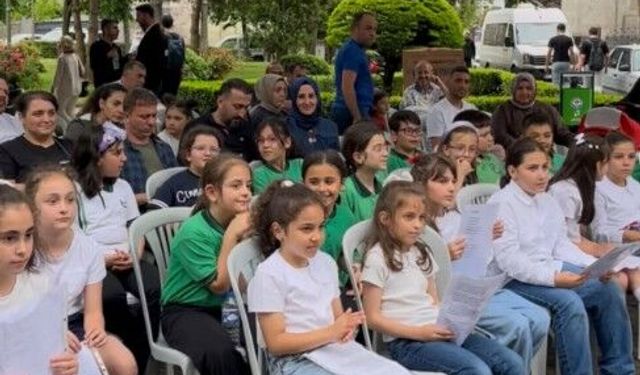 Yeşiltepe İlkokulu’ndan Trabzon Şiirleriyle Duygulandıran Gösteri