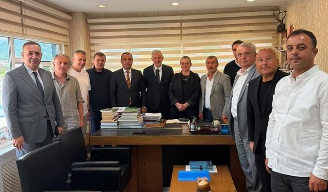 Fındıkta Vefa Toplantısı: Arslantürk’ün Mirası Araklı’da Anıldı