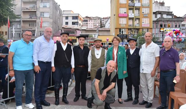 Görele'de Kemençe ve Horan Festivali Coşkusu! Binlerce Kişi Aynı Meydanda Buluştu