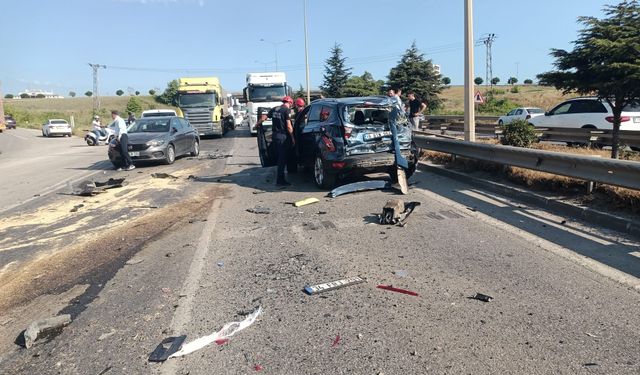 Samsun'da 8 aracın karıştığı kazada 2 kişi yaralandı