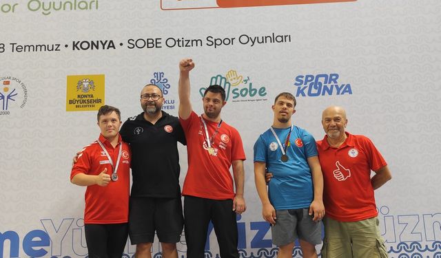Samsunlu özel gereksinimli sporcu yüzmede 4 madalya kazandı