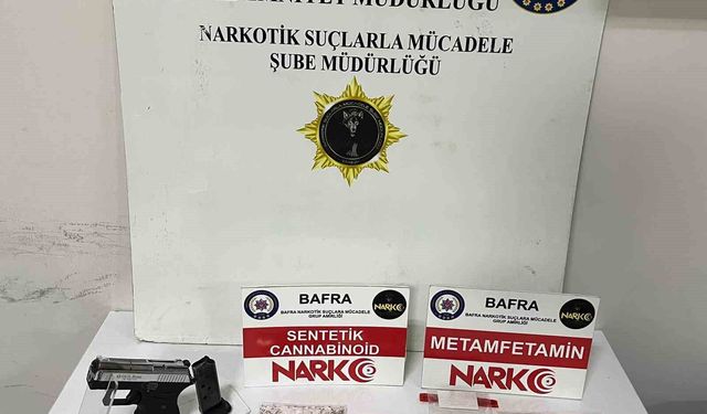 Bafra'da yabancı madde operasyonu: Ruhsatsız tabanca da ele geçirildi