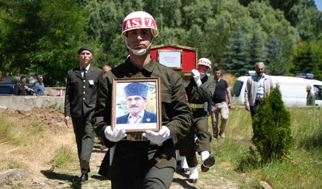 Barış Harekâtı'nın 52'nci yılında Bayburtlu Kıbrıs gazisi toprağa verildi