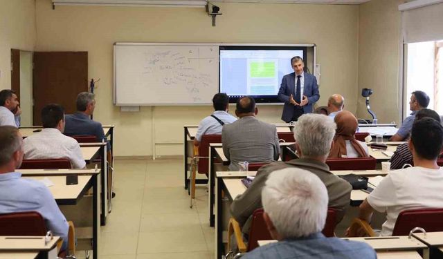 Bayburt'ta 'Eğitim Kurumları Yönetici Yetiştirme Sertifika Programı' başladı