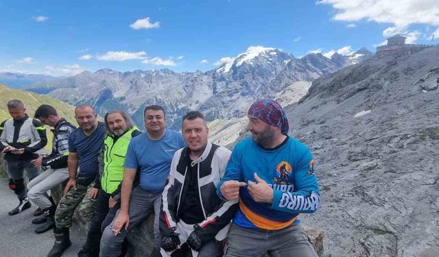 Motorcular Avrupa'yı turladı: 8 bin kilometre yol kat ettiler