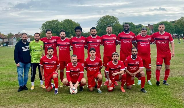 Londra'da Kurulan Pekünspor'da Yeni Dönem! Başkanlık Görevini Emrah Sağlam Devraldı