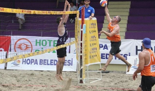 Hopa'da Plaj Voleybolu Heyecanı Başlıyor! Ücretsiz Turnuva İçin Başvurular Açıldı