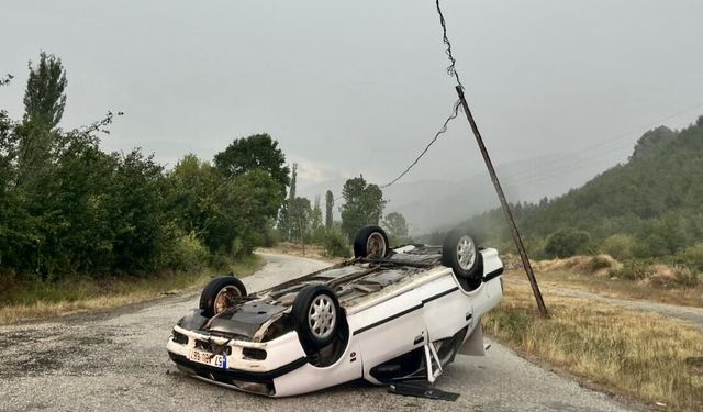 Sinop’ta Otomobil Devrildi: 2 Kişi Yaralandı