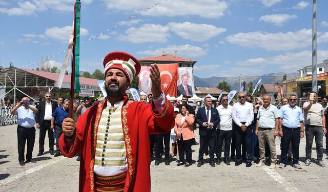 Gümüşhaneli iş insanı özel uçağıyla memleketinde uçuş gerçekleştirdi