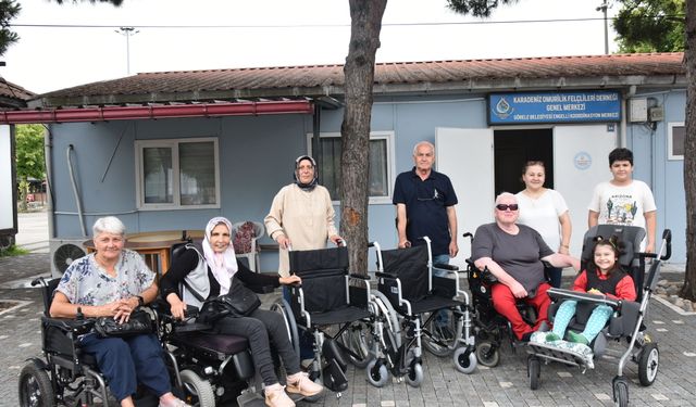 Karadeniz Omurilik Felçlileri Derneği'nden engellilere tekerlekli sandalye yardımı