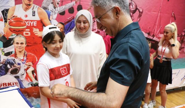 Pickleball turnuvasıyla bağımlılıkla mücadeleye dikkat çekildi