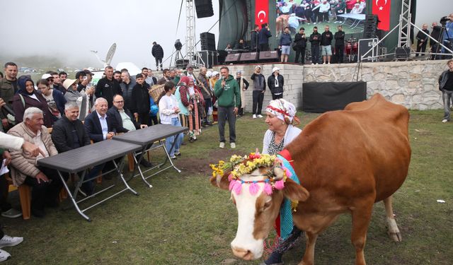 Rize'de 'Ekşioğlu Vakfı 26. Ovit Yayla Şenliği' düzenlendi