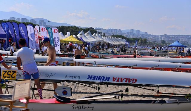 Samsun'da başlayan Deniz Küreği Türkiye Şampiyonası rüzgar nedeniyle ertelendi