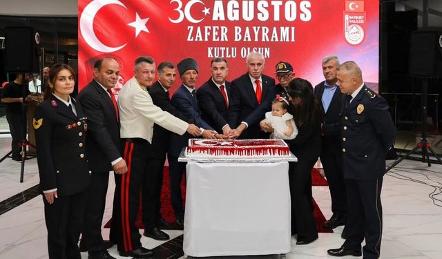 Bayburt'ta 30 Ağustos Zafer Bayramı resepsiyonu düzenlendi