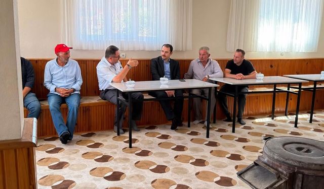 Demirözü'nde köy ziyaretleri sürüyor