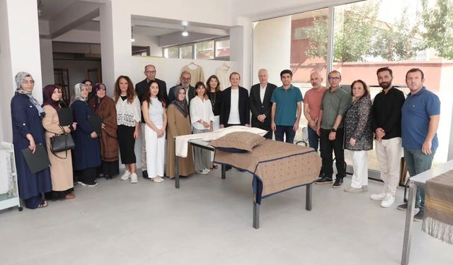 Ehram dokuma eğitimini tamamlayan 20 kadın sertifikalarını aldı