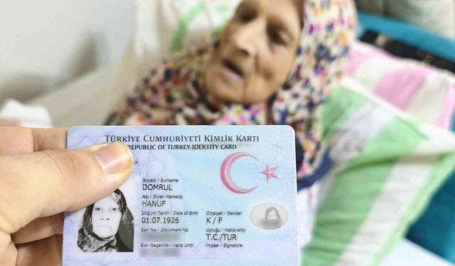 Tarihe tanıklık eden 100 yaşındaki kadın, torununun torununu görerek 171 kişilik aileye sahip oldu