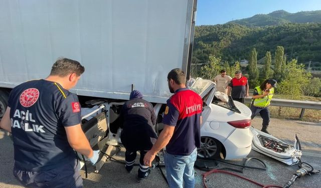 Tokat’ta TIR’a Arkadan Çarpan Otomobilde Korkunç Son: Hastaneden Acı Haber Geldi
