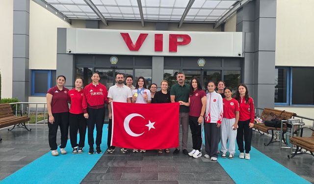 Tuğba Buğur Avrupa’nın Zirvesine Çıktı: Trabzon’da Coşkuyla Karşılandı