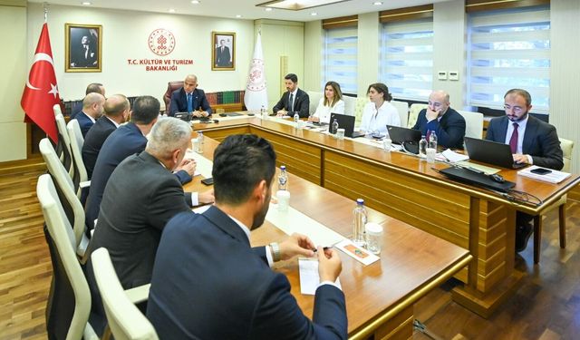 Arsin’de servis taşımacıları bir araya geldi: Ortak mücadele kararı çıktı