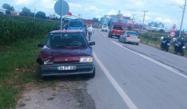 Bafra’da Otomobil ile Kamyonet Çarpıştı: 1 Kişi Yaralandı