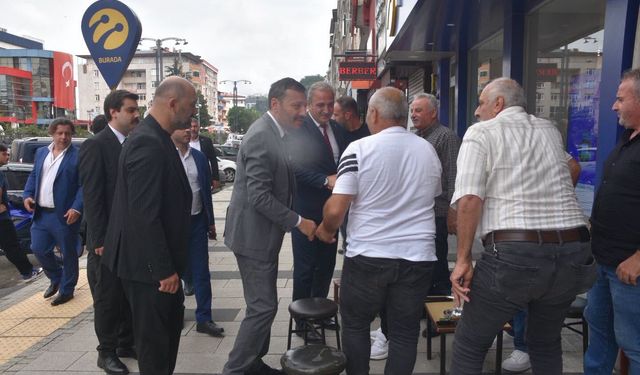 Hacısalihoğlu esnafla buluştu, vatandaşın taleplerini dinledi