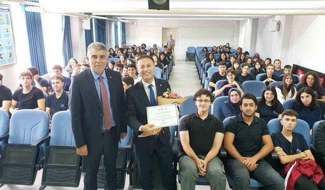 30 akademisyen 30 farklı lisede ilk derse konuk oldu