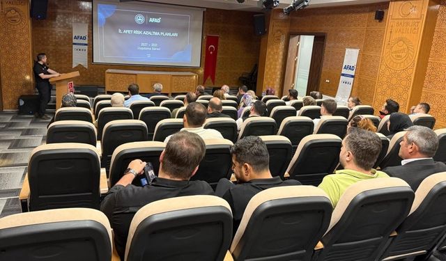 Bayburt'ta afet risklerini azaltacak çalışmalar toplantıda ele alındı