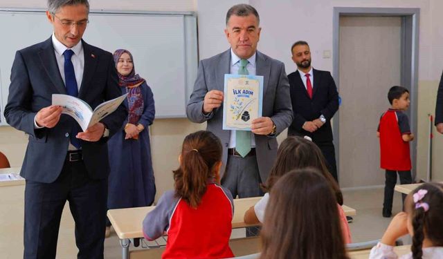 Bayburt'ta birinci sınıf öğrencileri okul heyecanı yaşadı