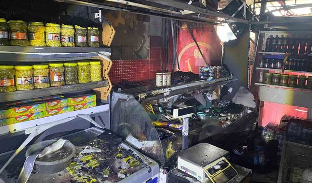 Markette yangın çıktı, ürünler zarar gördü
