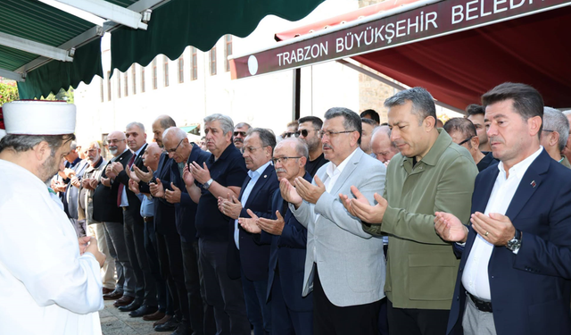 TOKİ Başkanı Mustafa Levent Sungur’un Acı Günü: Trabzon Protokolü Cenazede Buluştu
