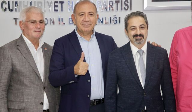 Sessizce Trabzon’a Geldi, Dikkat Çeken Mesajlar Verdi: “CHP’den Ayrılmadık”