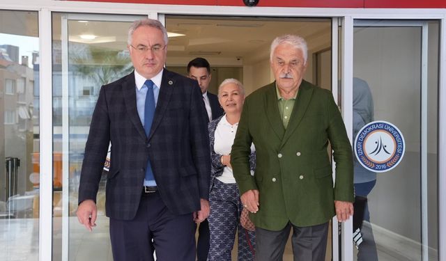 Avrasya Üniversitesi’nden İzmir’e önemli ziyaret: Ömer Yıldız rektörlükte ağırlandı