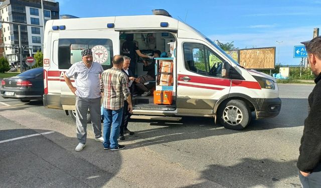 Trabzon Araklı’da Korkutan Kaza: Belediye Otobüsü ile Otomobil Çarpıştı