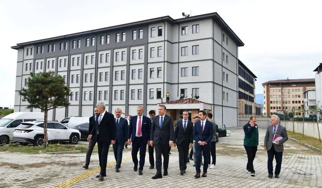 Trabzon Valisi Şahin Araklı'da! Eğitim Yatırımları İncelendi